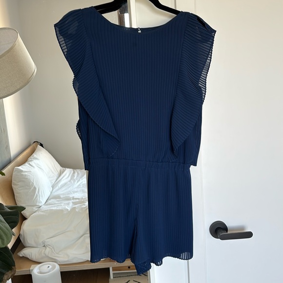 Club Monaco Jonet romper - Picture 2 of 8